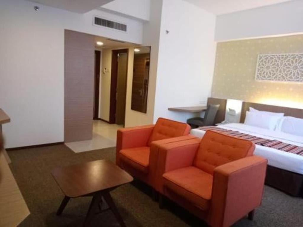 Grand Barakah Hotel 암팡 외부 사진